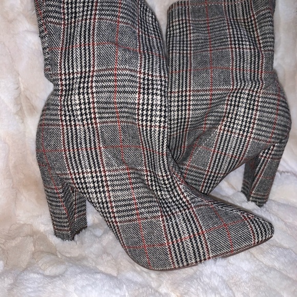 Boots - Picture 3 of 3